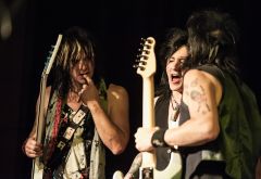 Filename=LA_Guns-9542.jpg
Filesize=222KB
Dimensions=800x552
Date added=Apr 27, 2012 LA_Guns-9542.jpg