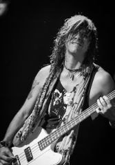 Filename=LA_Guns-9552.jpg
Filesize=197KB
Dimensions=558x800
Date added=Apr 27, 2012 LA_Guns-9552.jpg